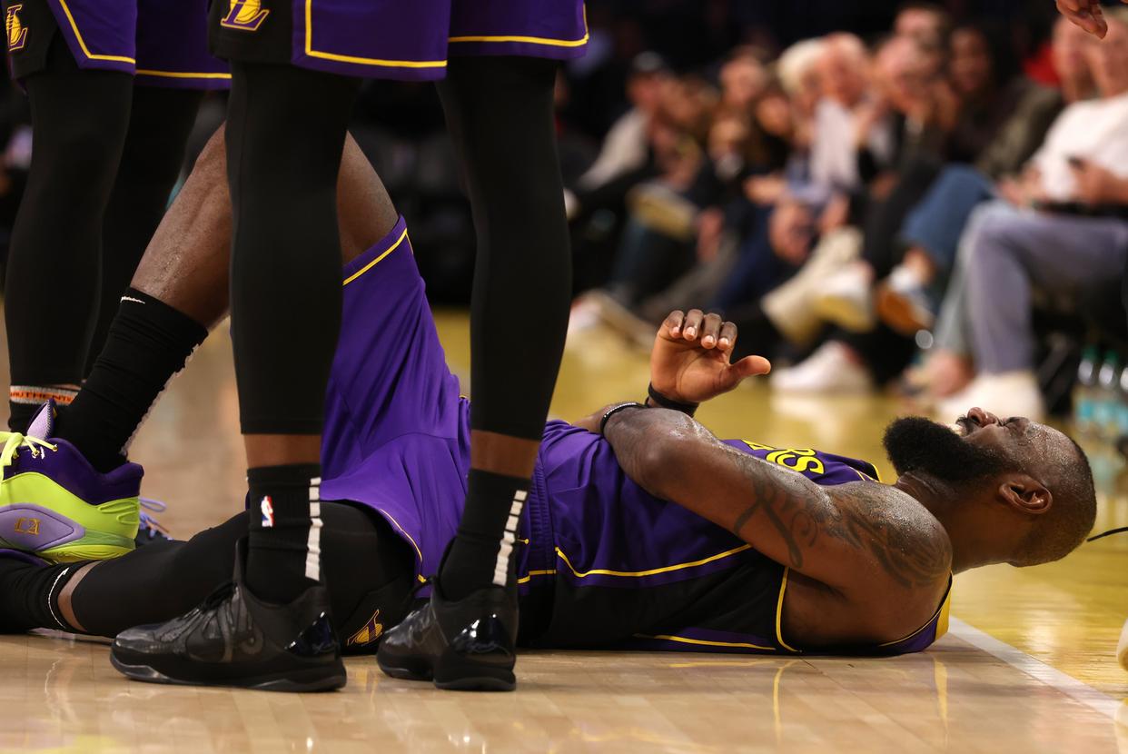 九游体育- 詹姆斯遭遇二十连败,巴塞罗那教练面临压力了吗 